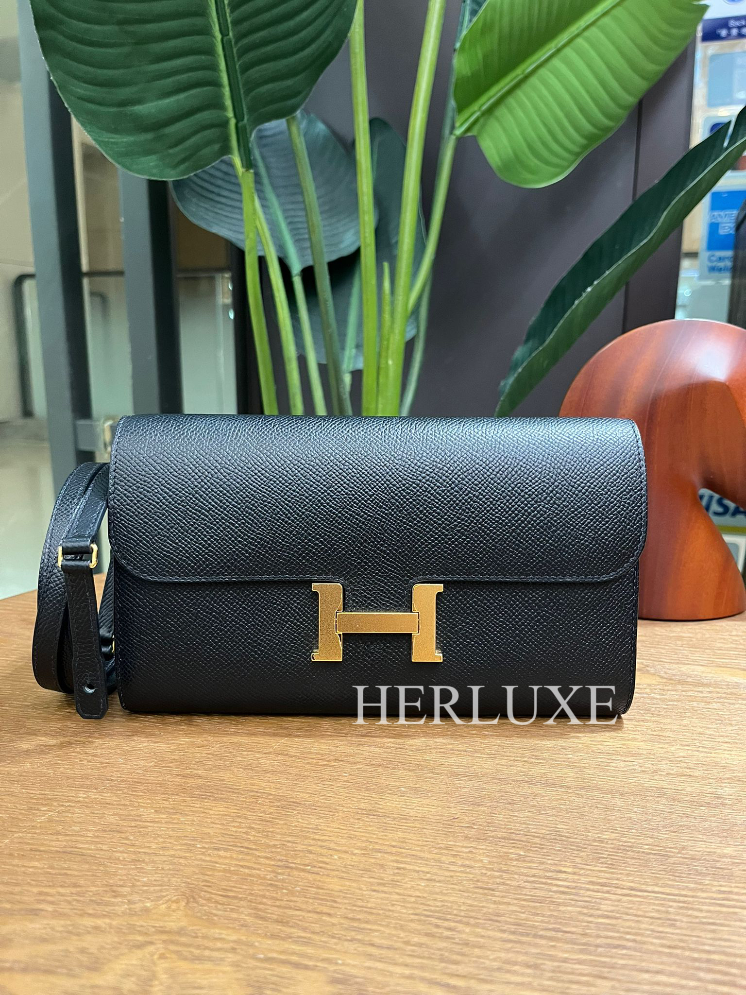 Constance to go 89 noir cc epsom U (98% new)