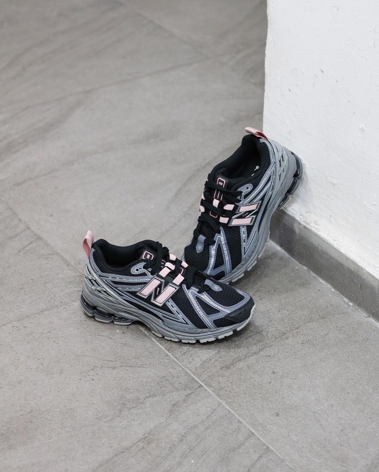 New Balance M1906RHC Black Pink 黑灰粉