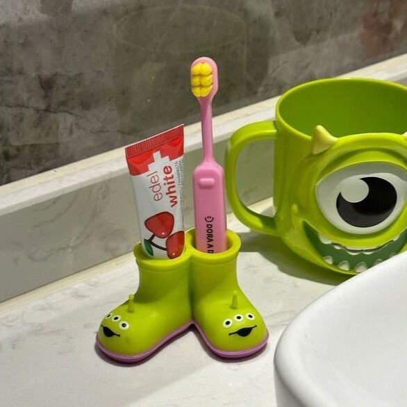 《5109》可愛三眼仔雨靴牙刷架