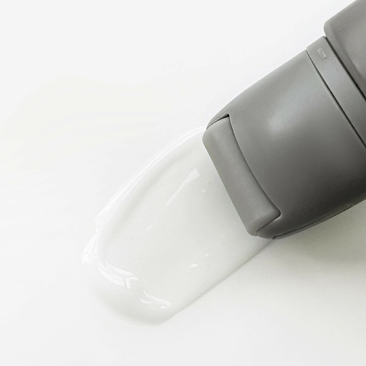 REFY 滾輪式保濕妝前乳GLOW AND SCULPT PRIMER