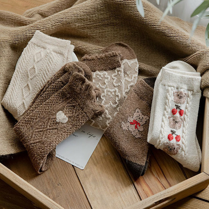 《10290》冬季羊毛咖系熊熊短襪