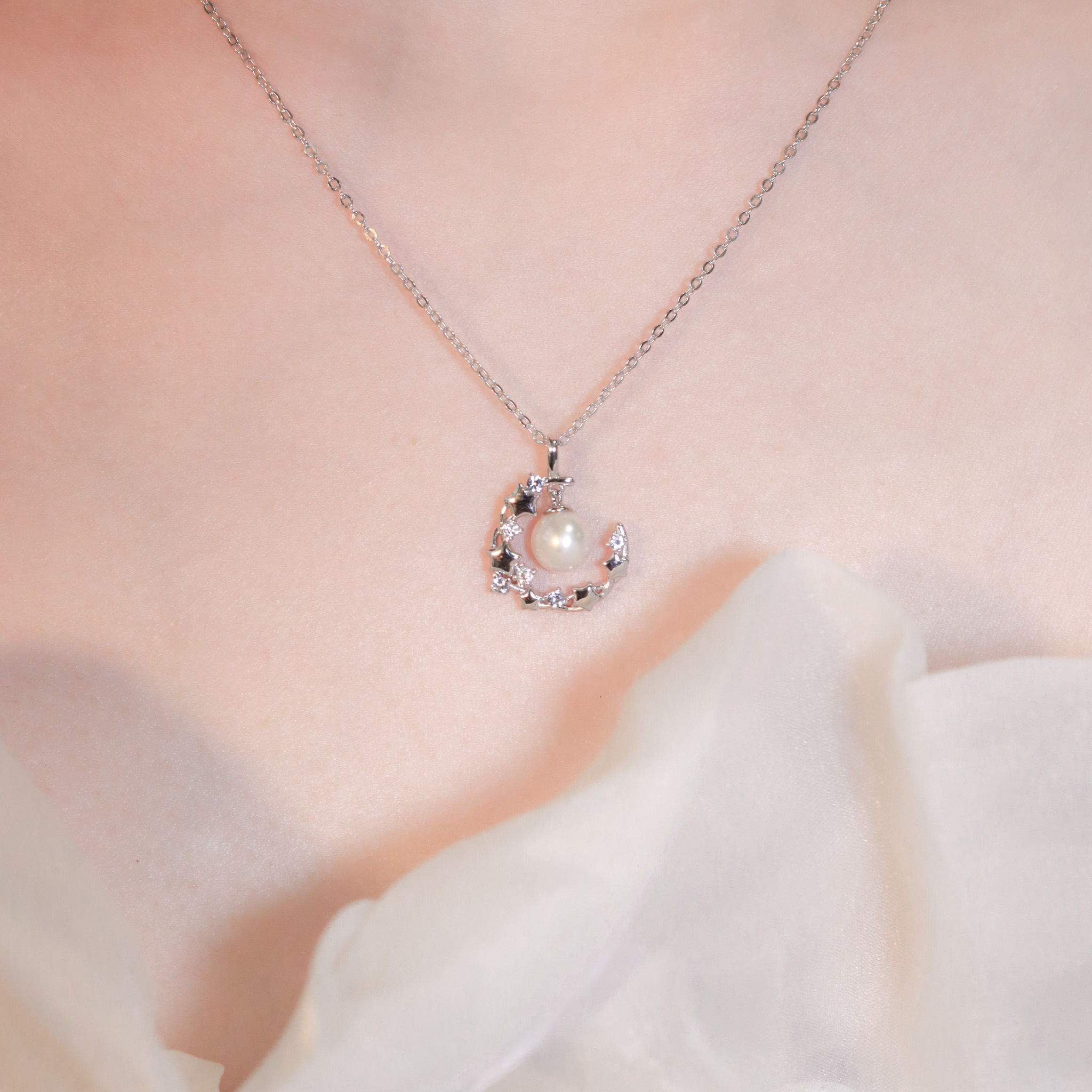 | 925純銀・白金・珍珠 | 沁藍星繞項鍊 | NE1246 |