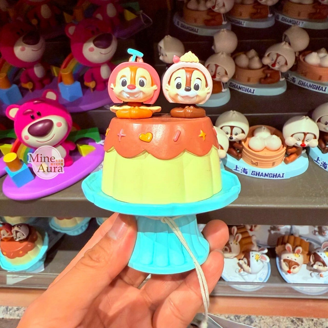 (限時特價) 2024 夏日 米奇 Mickey 與好友們 奇奇蒂蒂 Chip 'n Dale 搖頭設計 甜點蛋糕造型 擺飾品 -上海迪士尼樂園