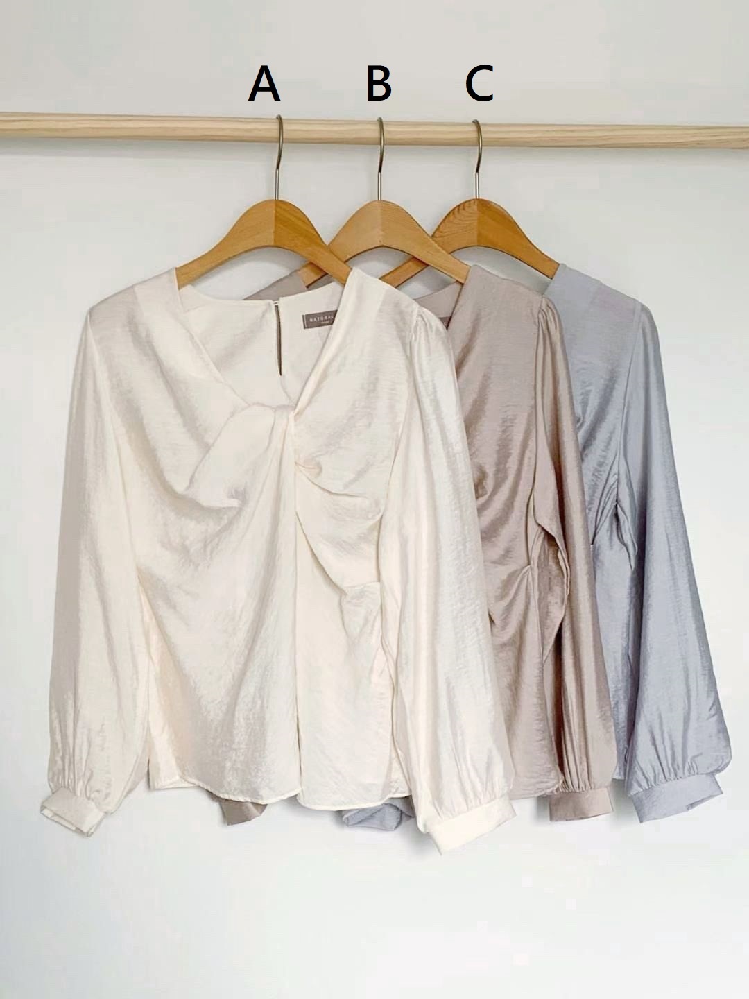 TOP#14485🤎形態質地扭扭領上衣