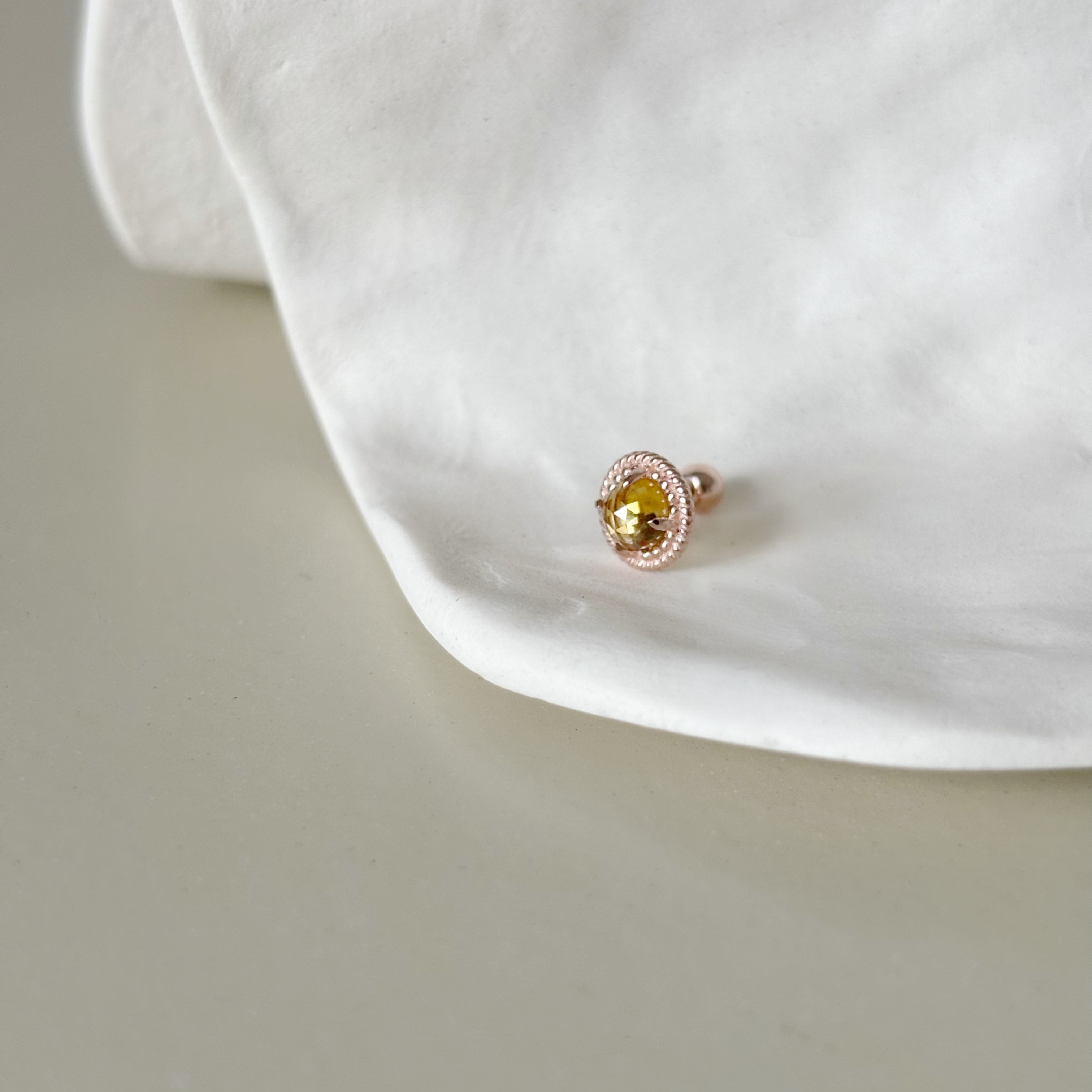 大滾邊黃水晶轉珠耳環