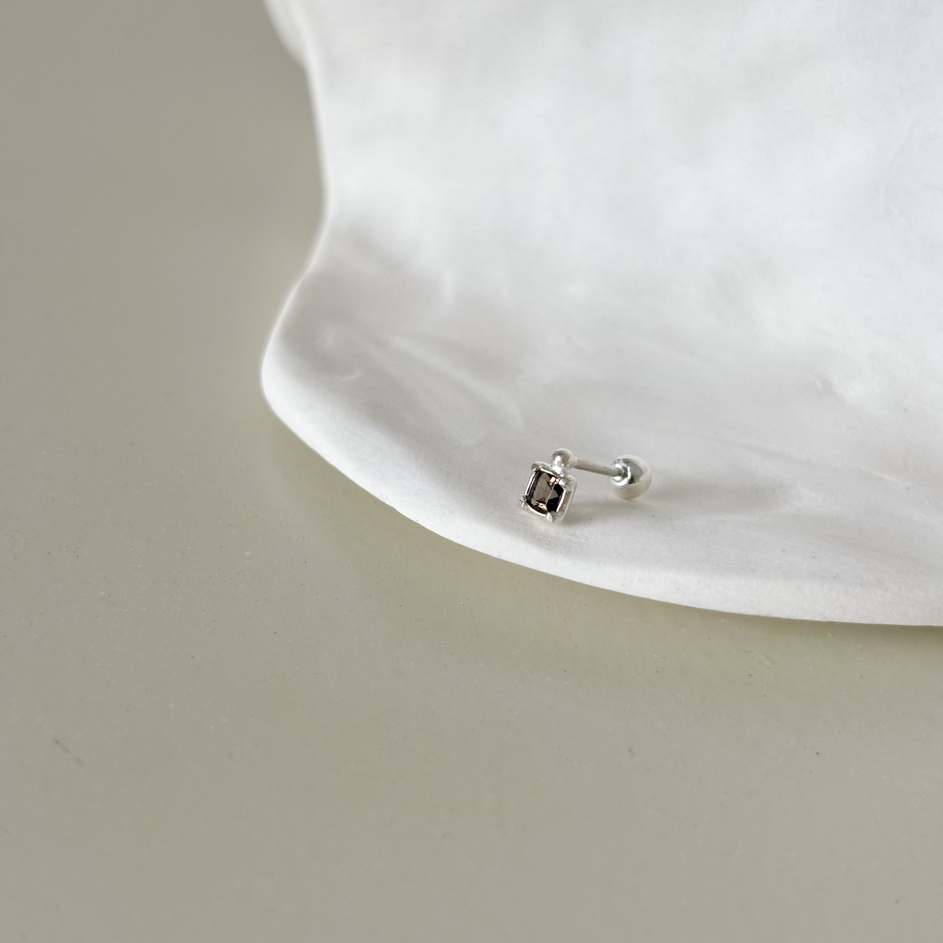 小點四爪茶晶轉珠耳環