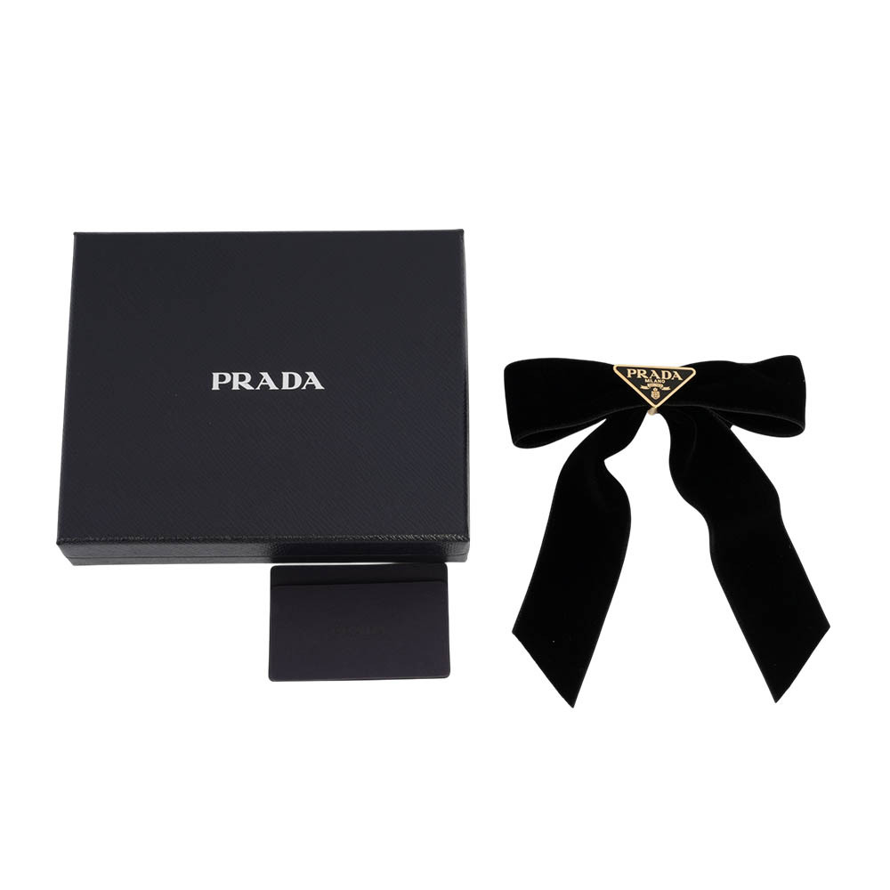 【PRADA】金色三角牌標誌絲絨蝴蝶結髮夾(黑色)1IF154 068 F0002