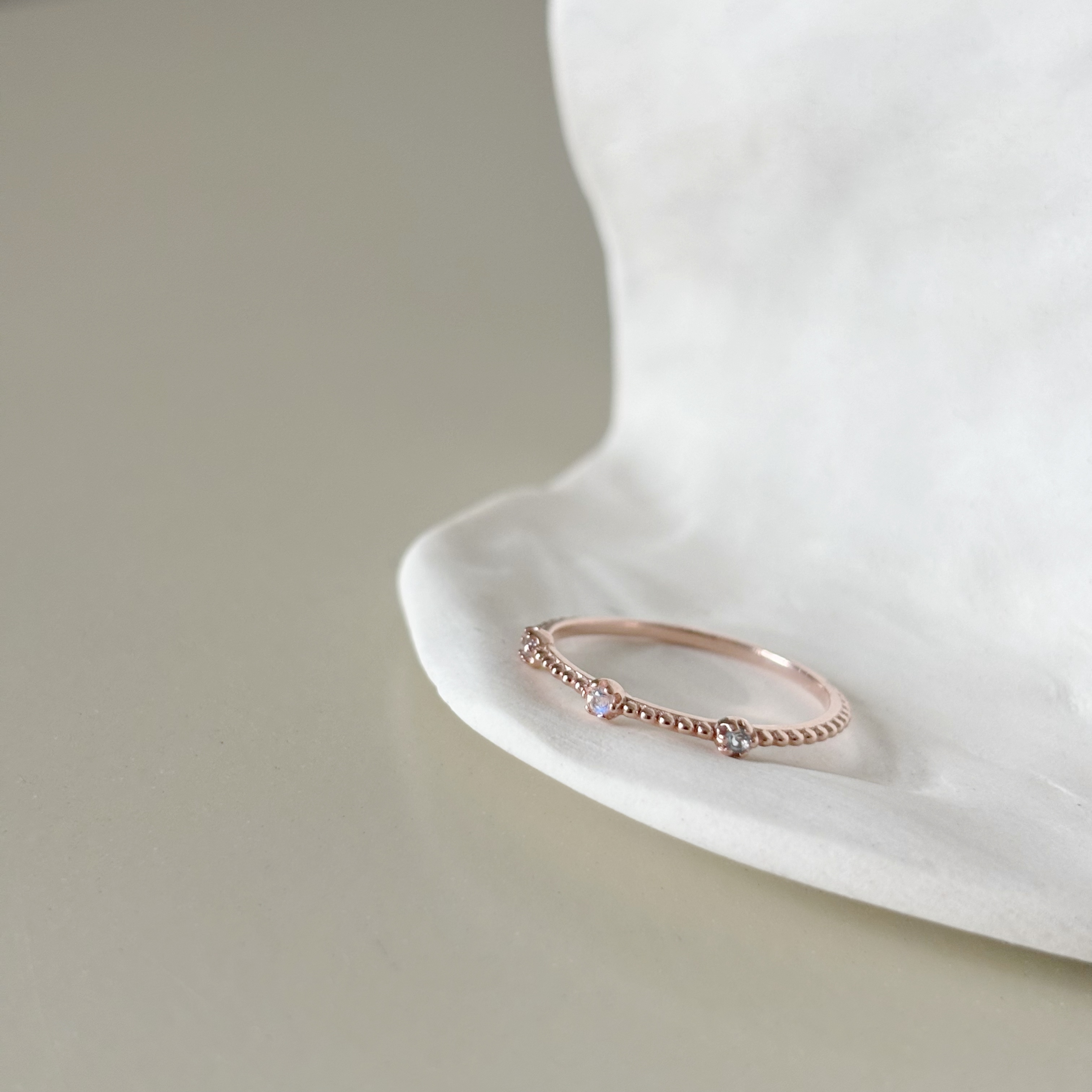 藍色系點點寶石戒指