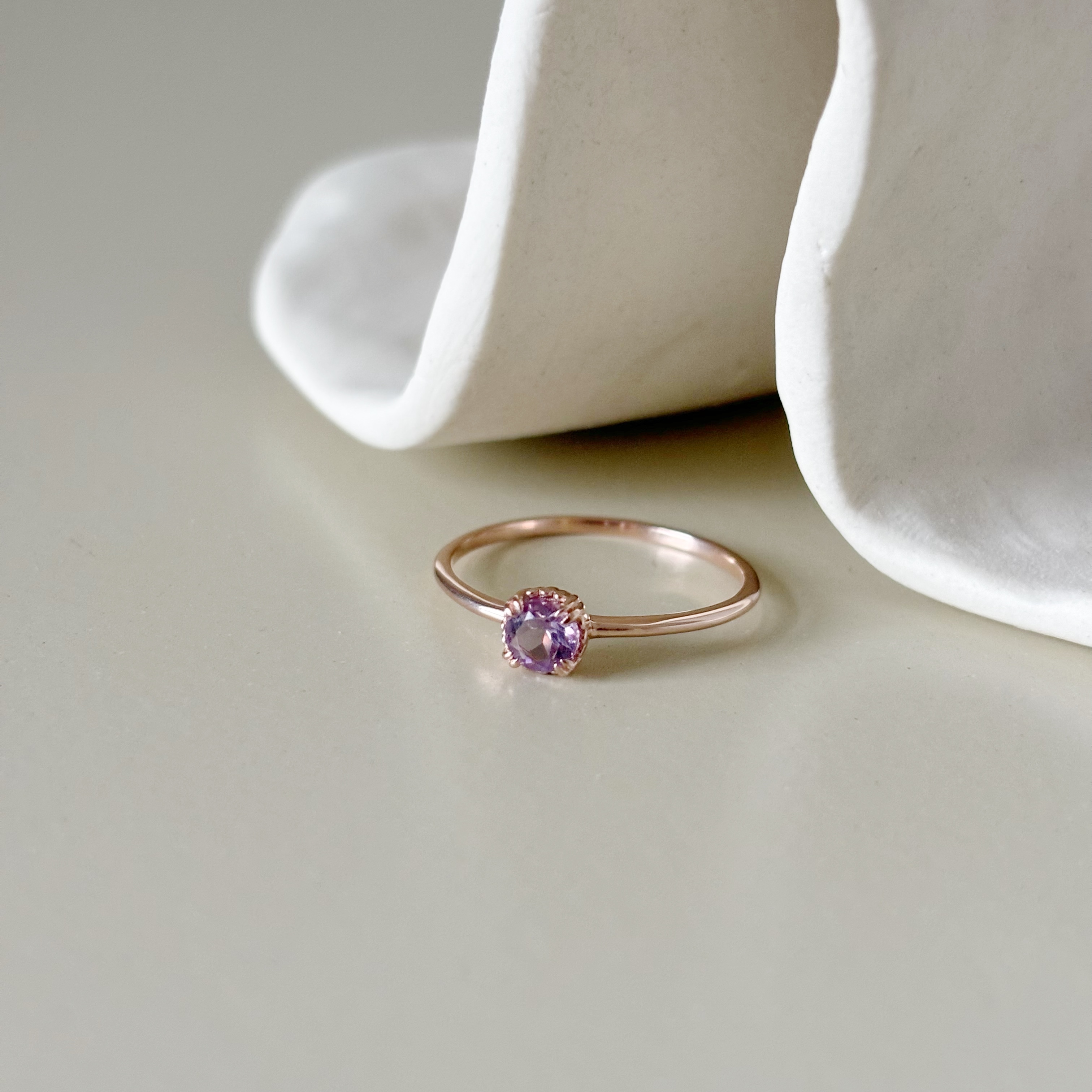 圓四爪紫水晶戒指