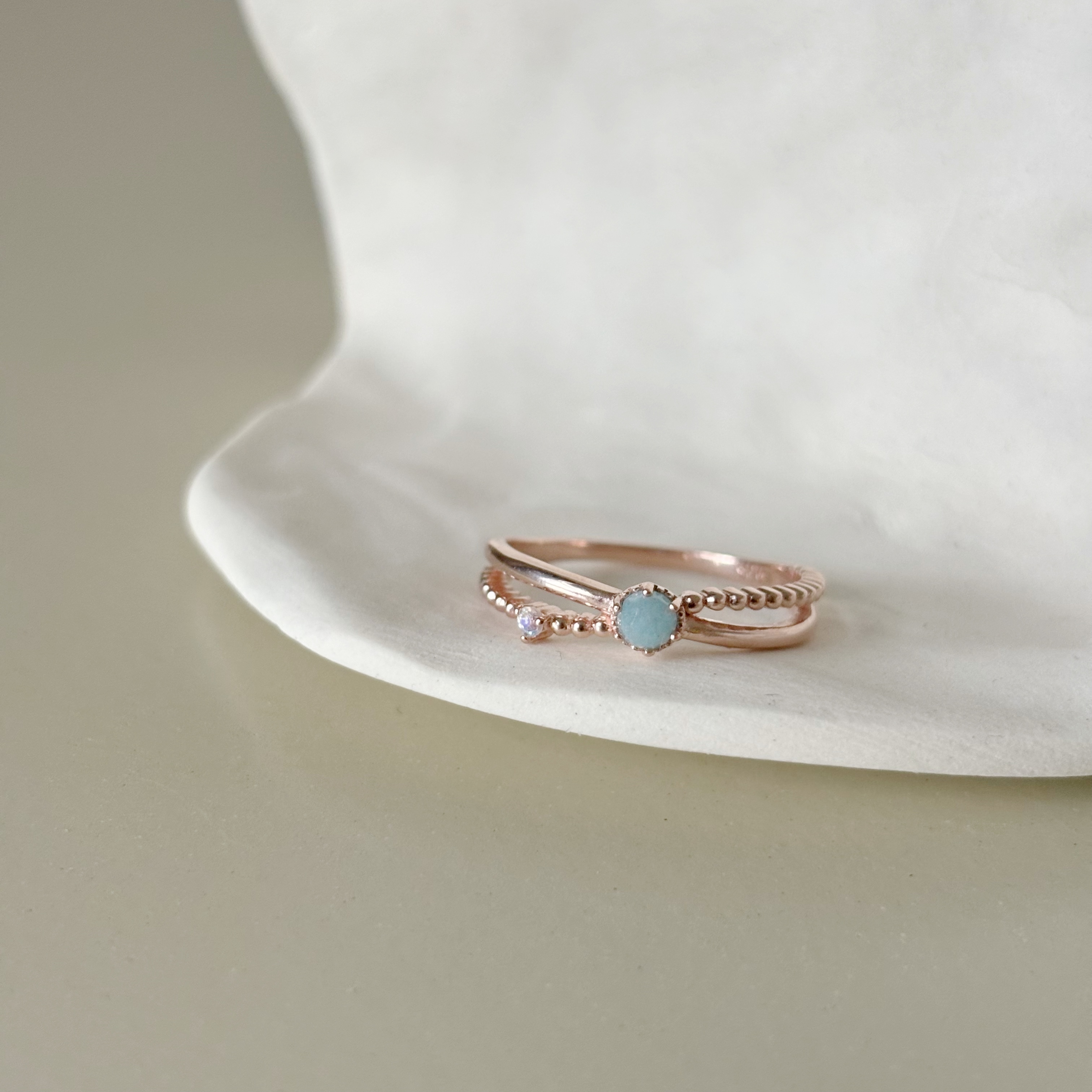 雙層感水藍石英月光戒指