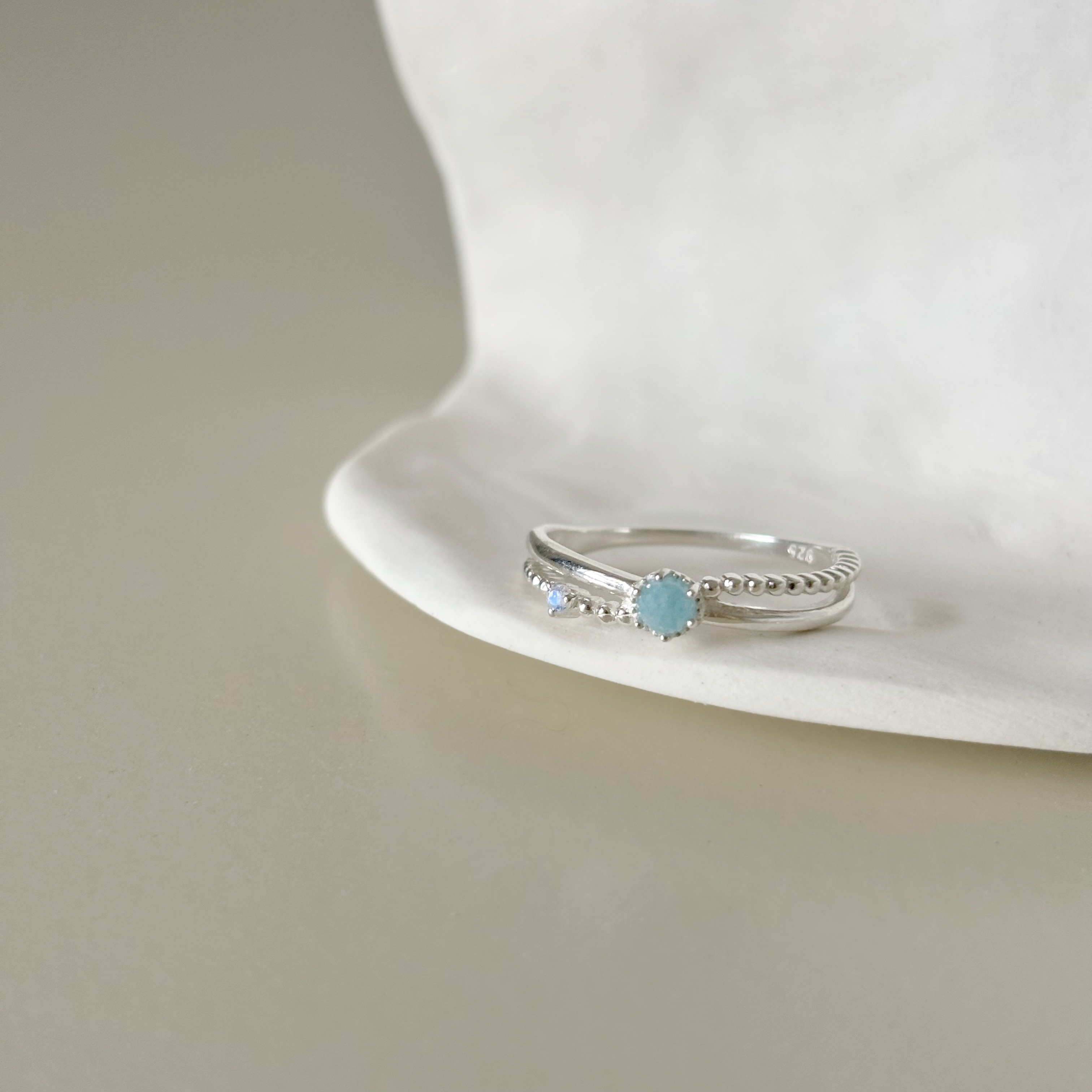 雙層感水藍石英月光戒指