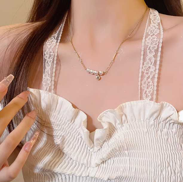 Unique Pearl Dainty Necklace