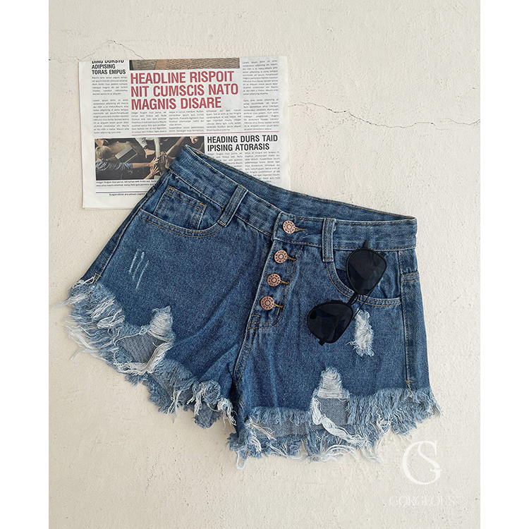 AP80 現貨「四排釦抽鬚刷破牛仔短褲」