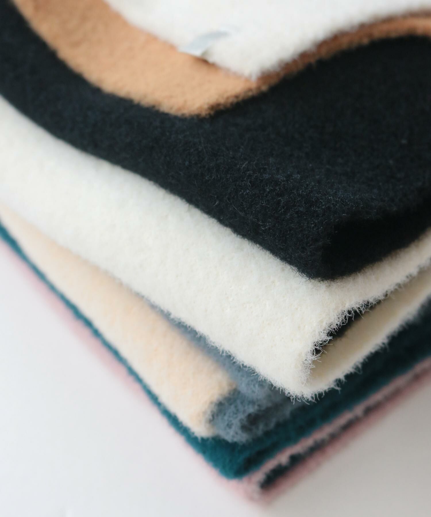 【大人款】日本 KIVISDOU 柔軟撞色圍巾