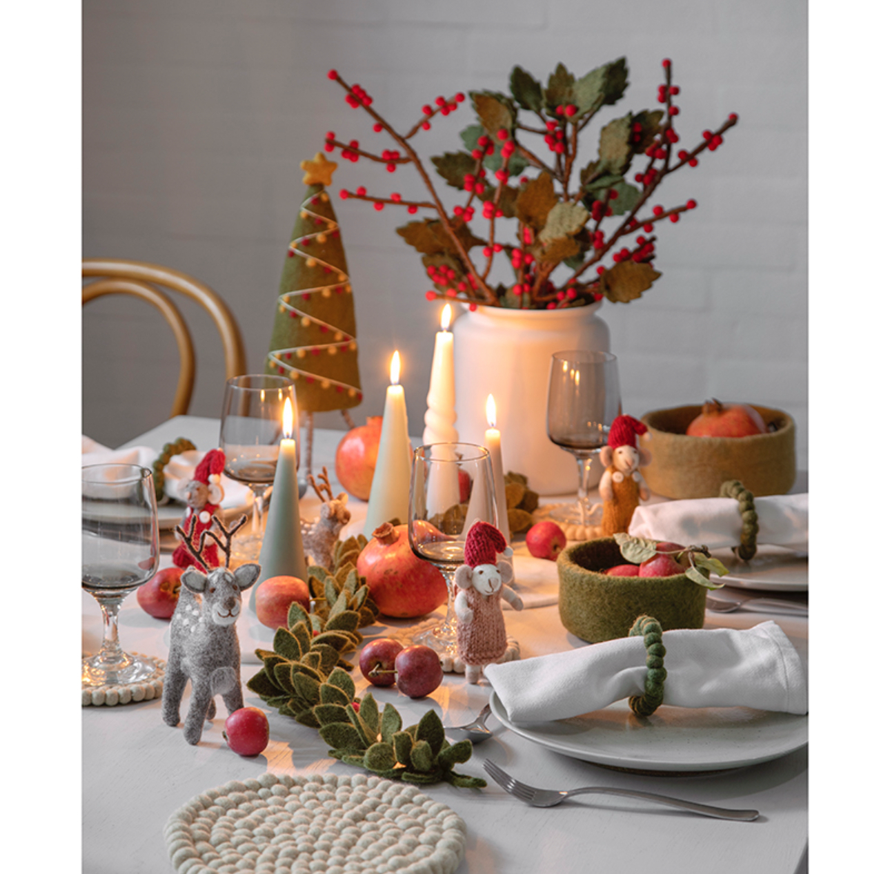 氈製羊毛花冬青漿果樹枝