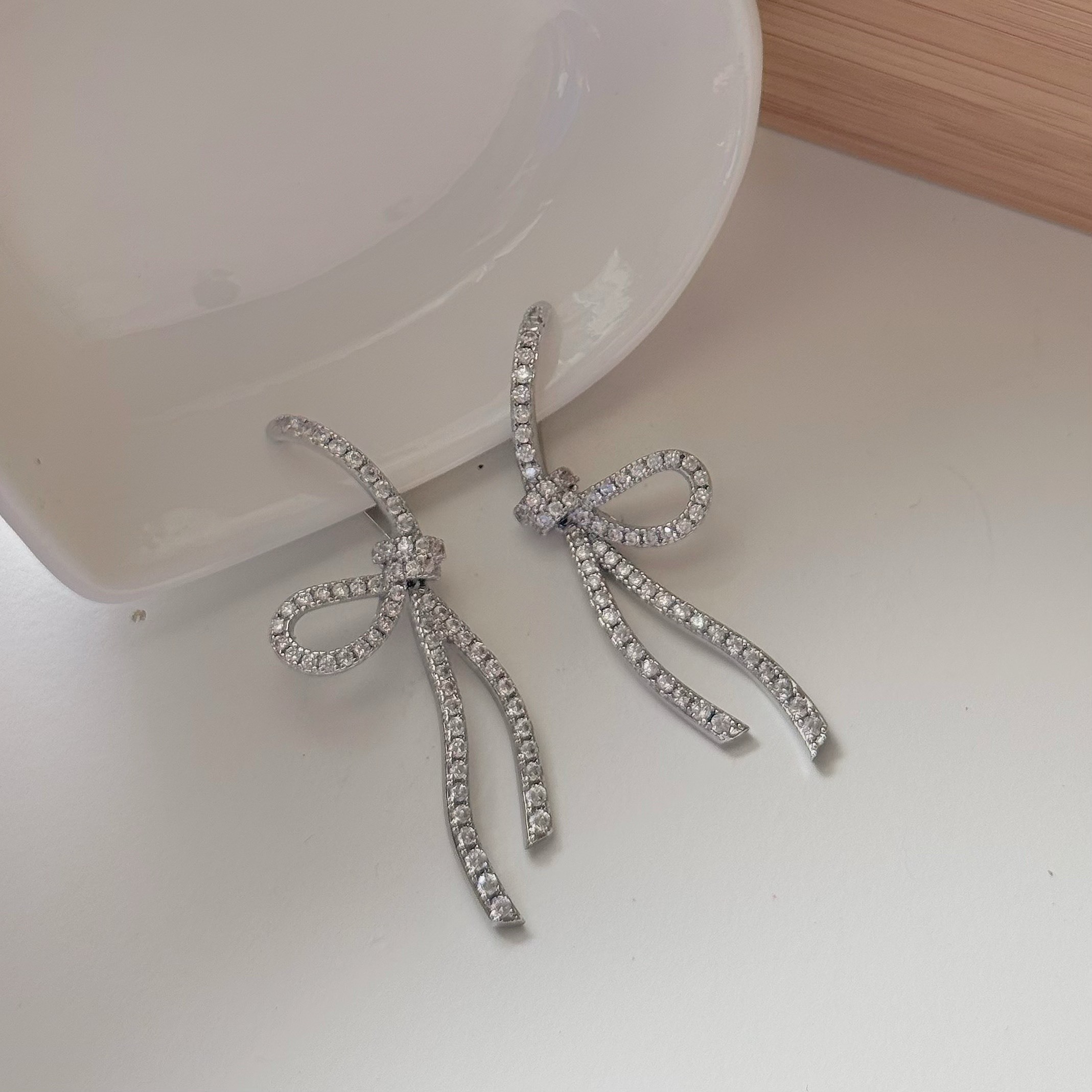 M92滿鑽扭結夾式