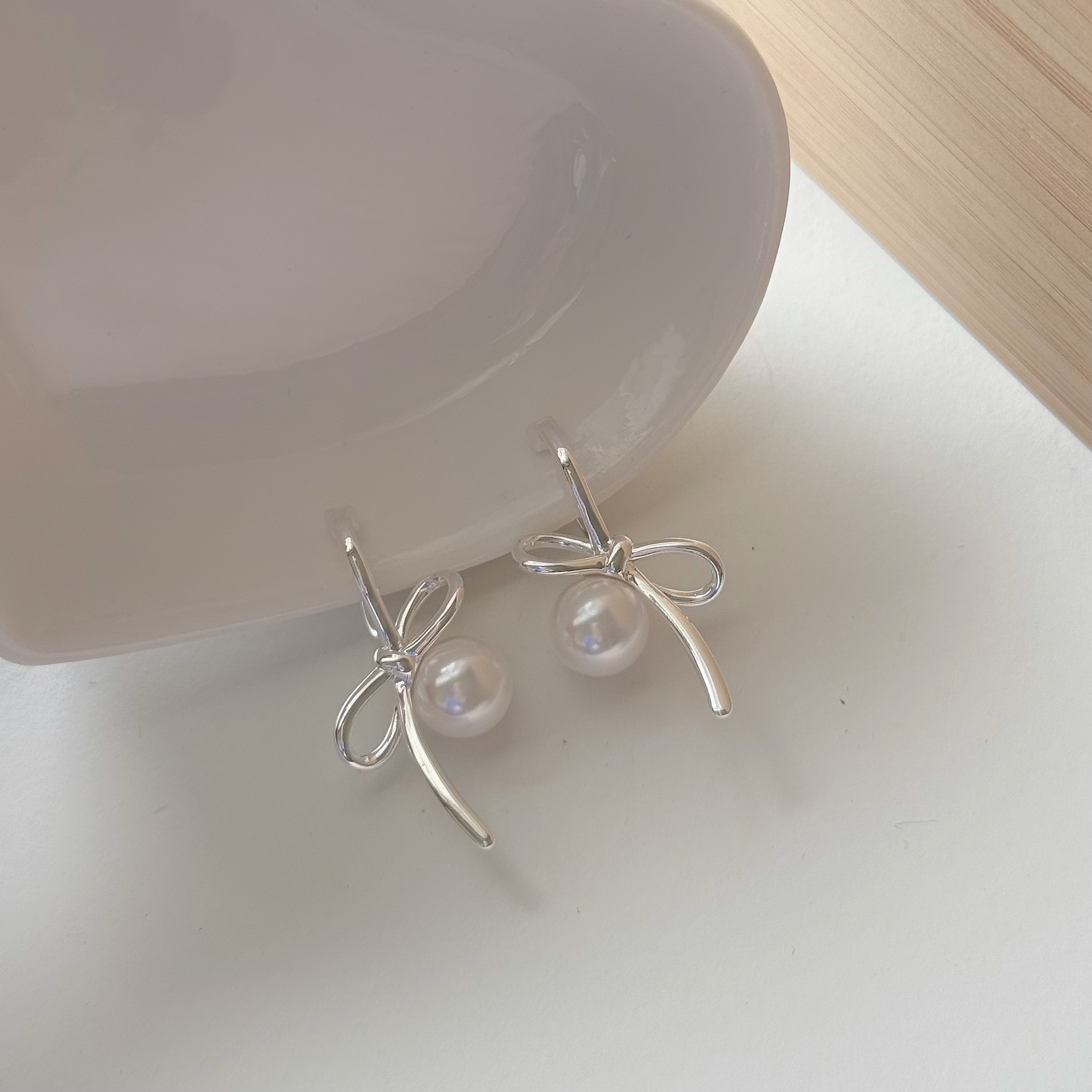 A20珍珠蝴蝶結耳夾