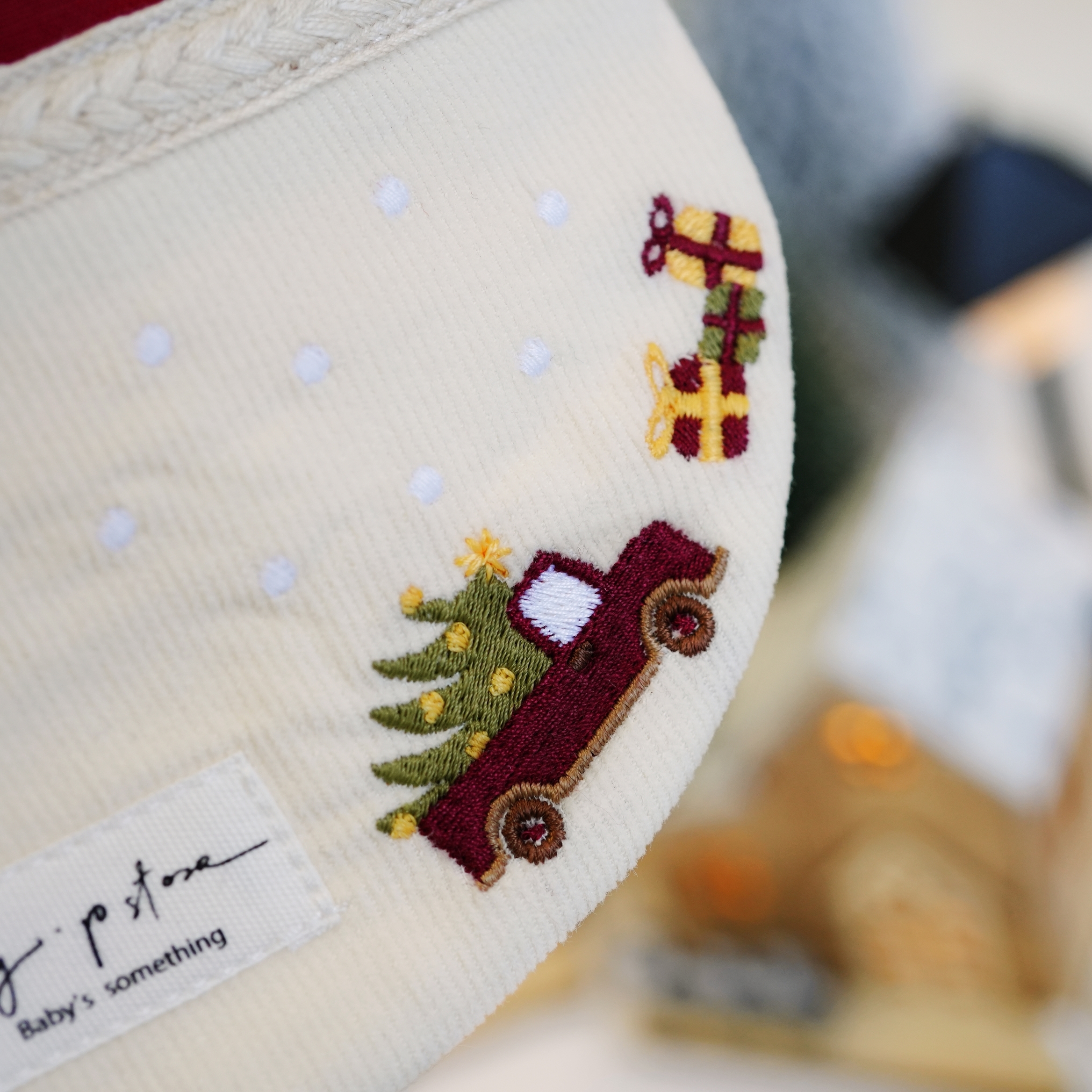 Hi Y.P store-手作圍兜-聖誕限定刺繡-冬夜之樹