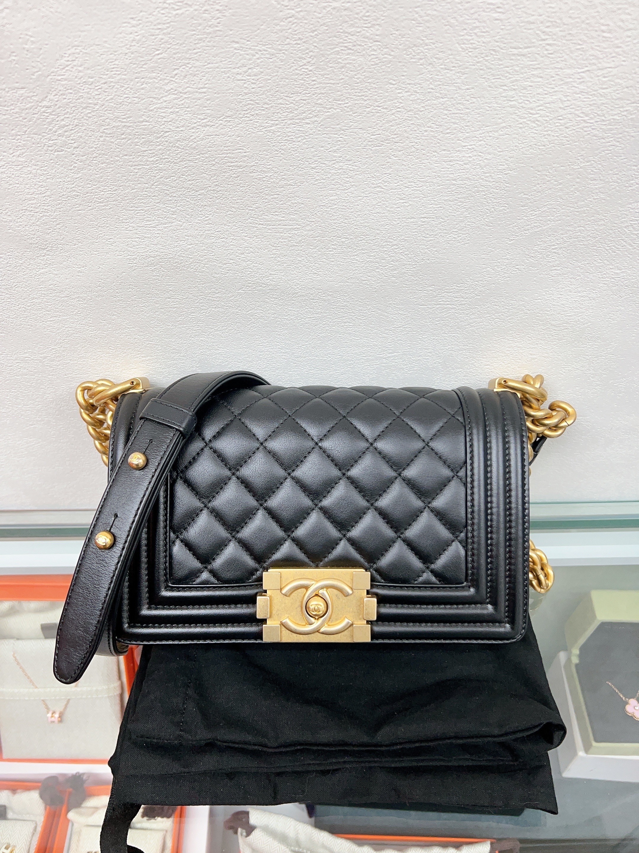 Chanel boy 20 small (black GHW)