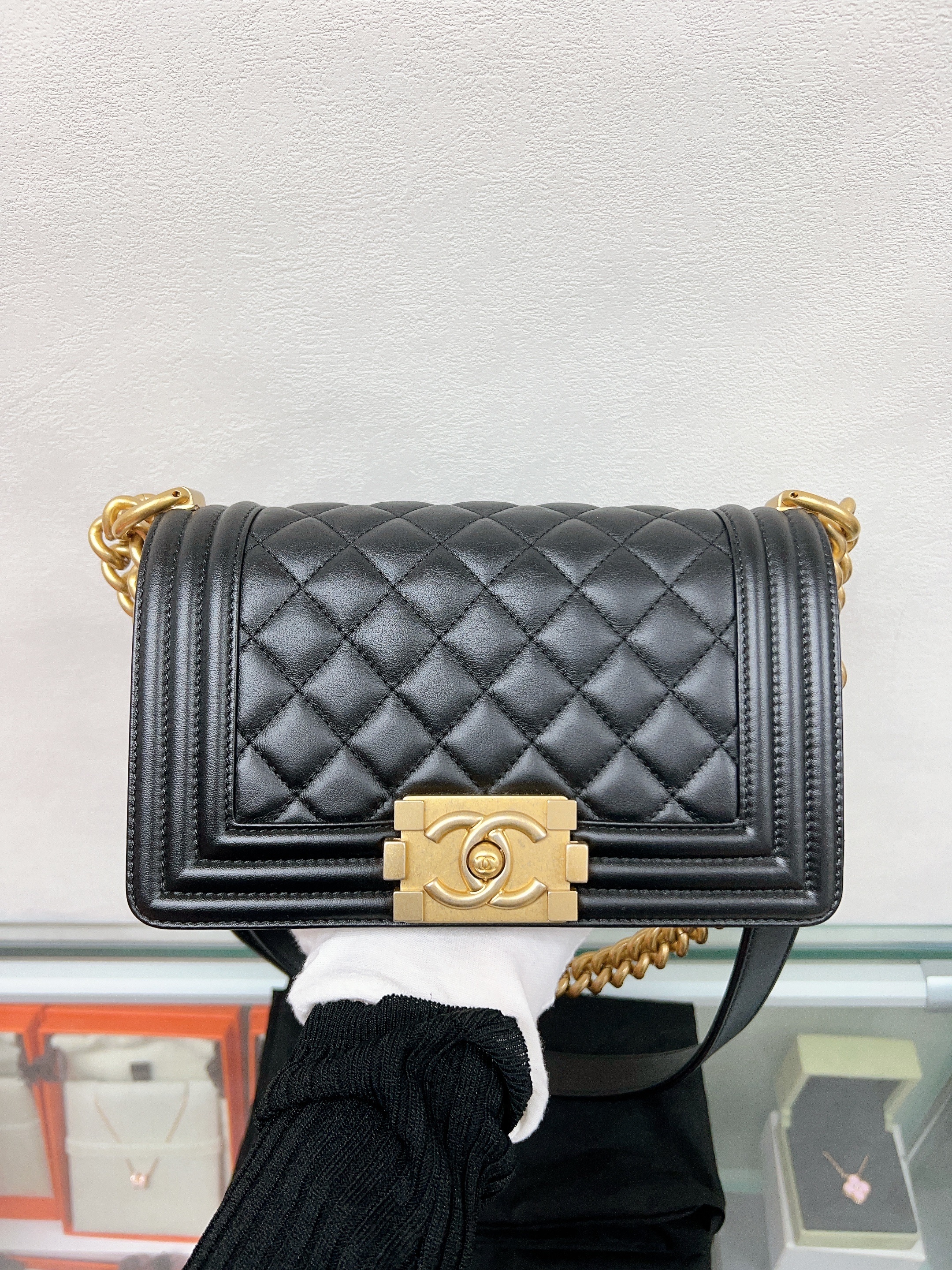 Chanel boy 20 small (black GHW)