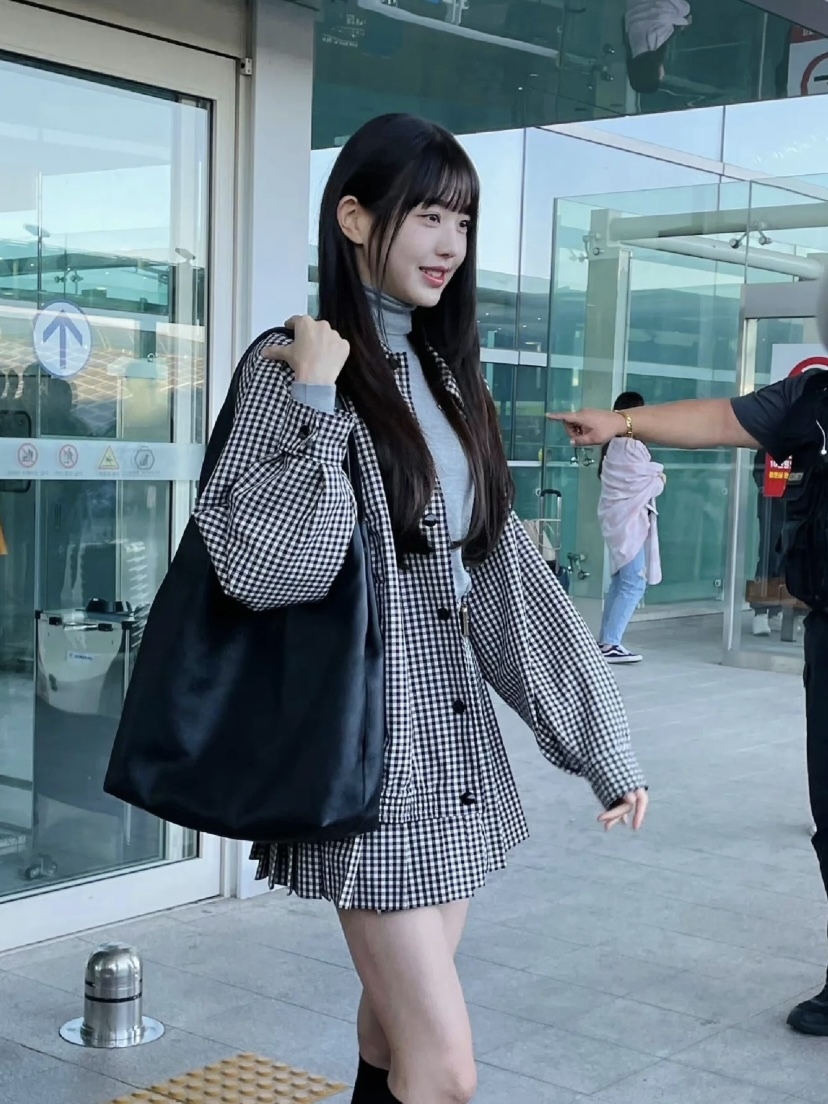 MIU MIU Hobo 皮革腋下包黑色