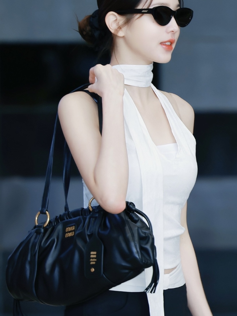 MIU MIU Joie 納帕皮革手袋黑色