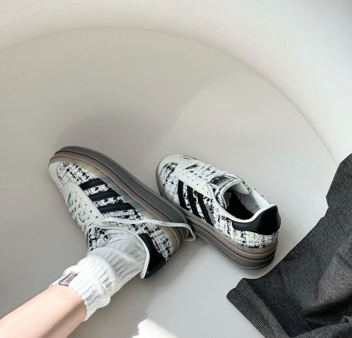 Adidas Originals Gazelle Bold 白黑小香風 白黑色 厚底 焦糖底 JP5673/預購