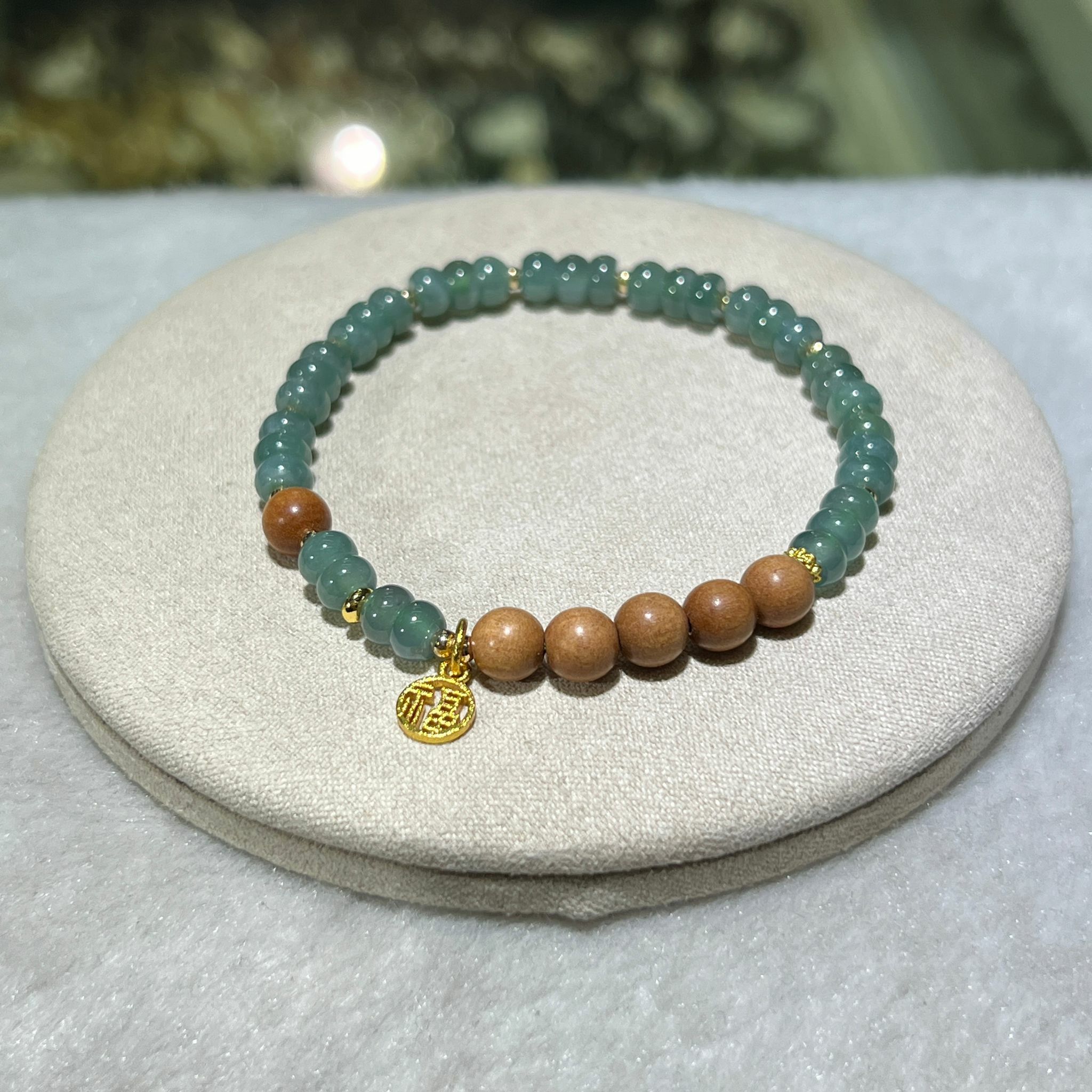 天然翡翠配老山檀手串 5mm+/-