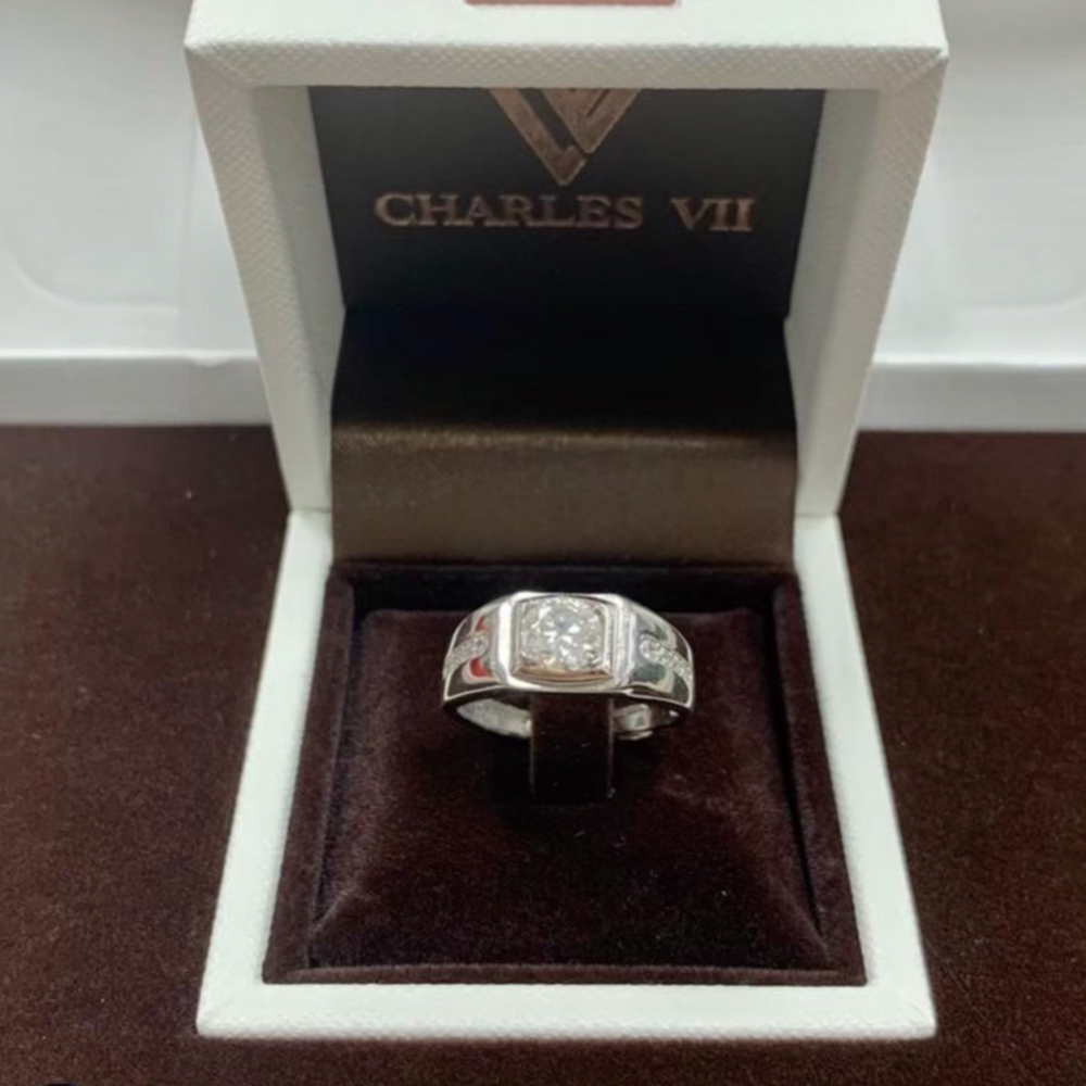 【CHARLES VII 查爾七世系列】CR7-H7 一克拉 莫桑 真鑽 男戒 納夫普利翁