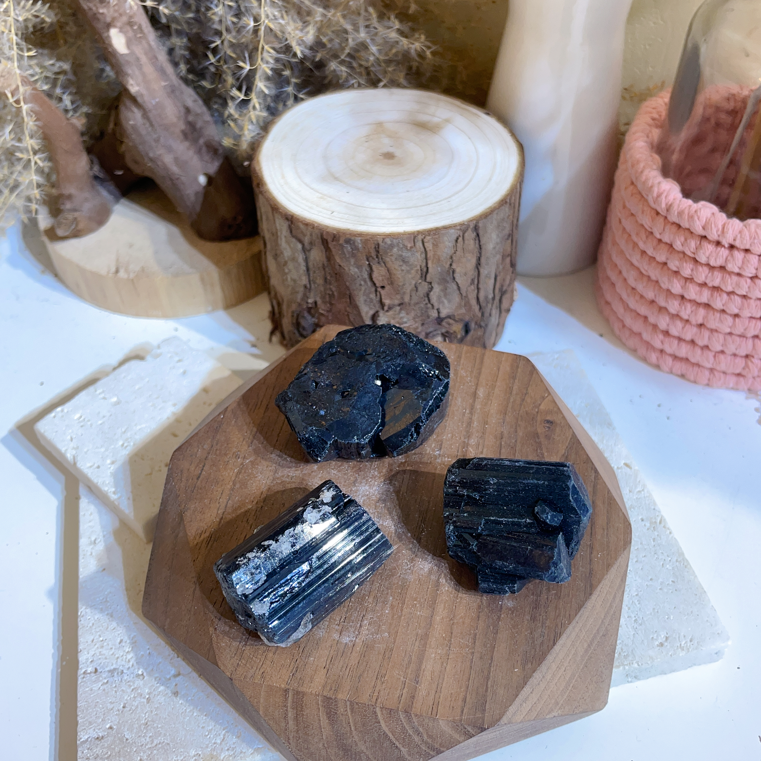 亮皮黑碧壐消磁原石 100g