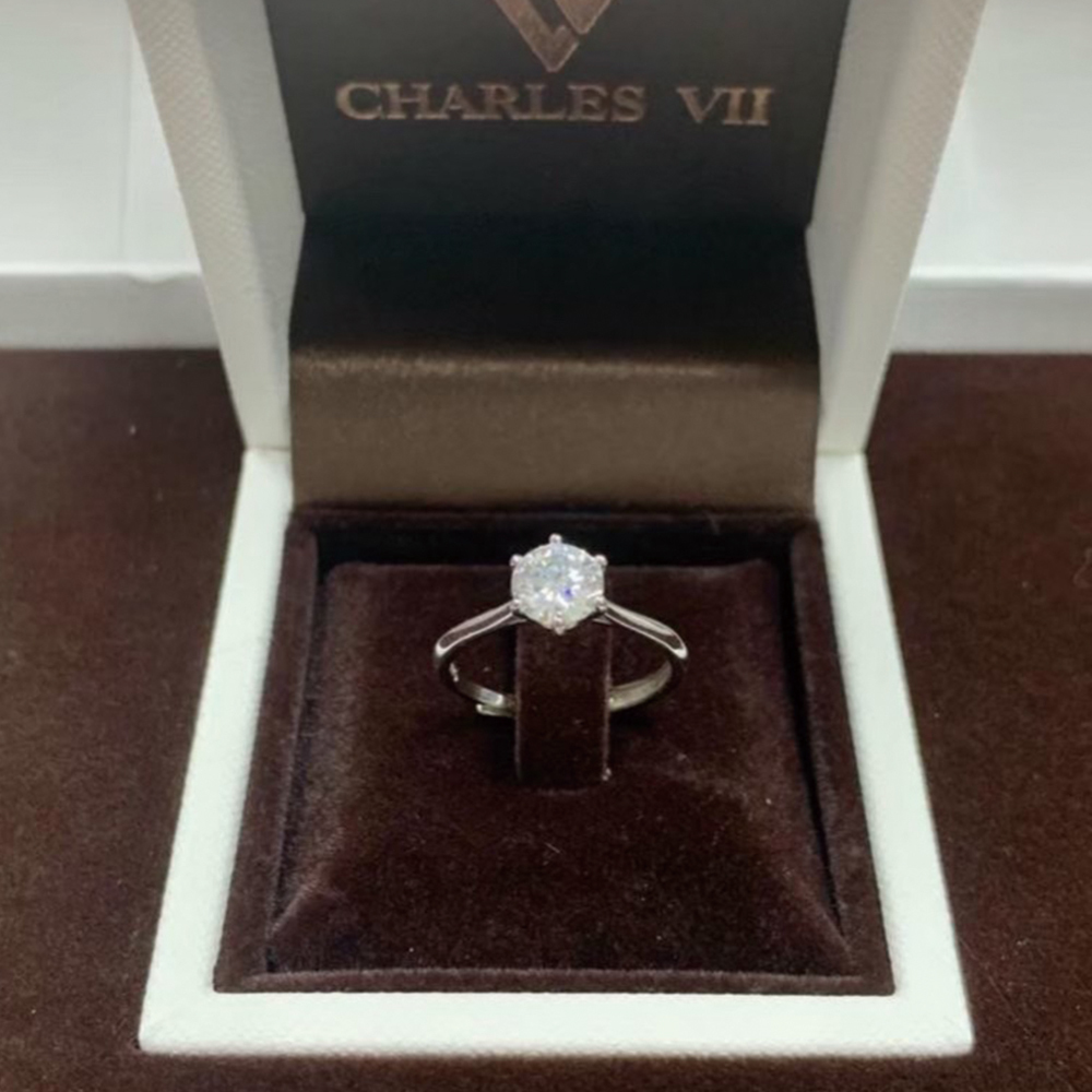 【CHARLES VII 查爾七世系列】CR7-W1 一克拉 莫桑 真鑽 女戒-傾世之吻