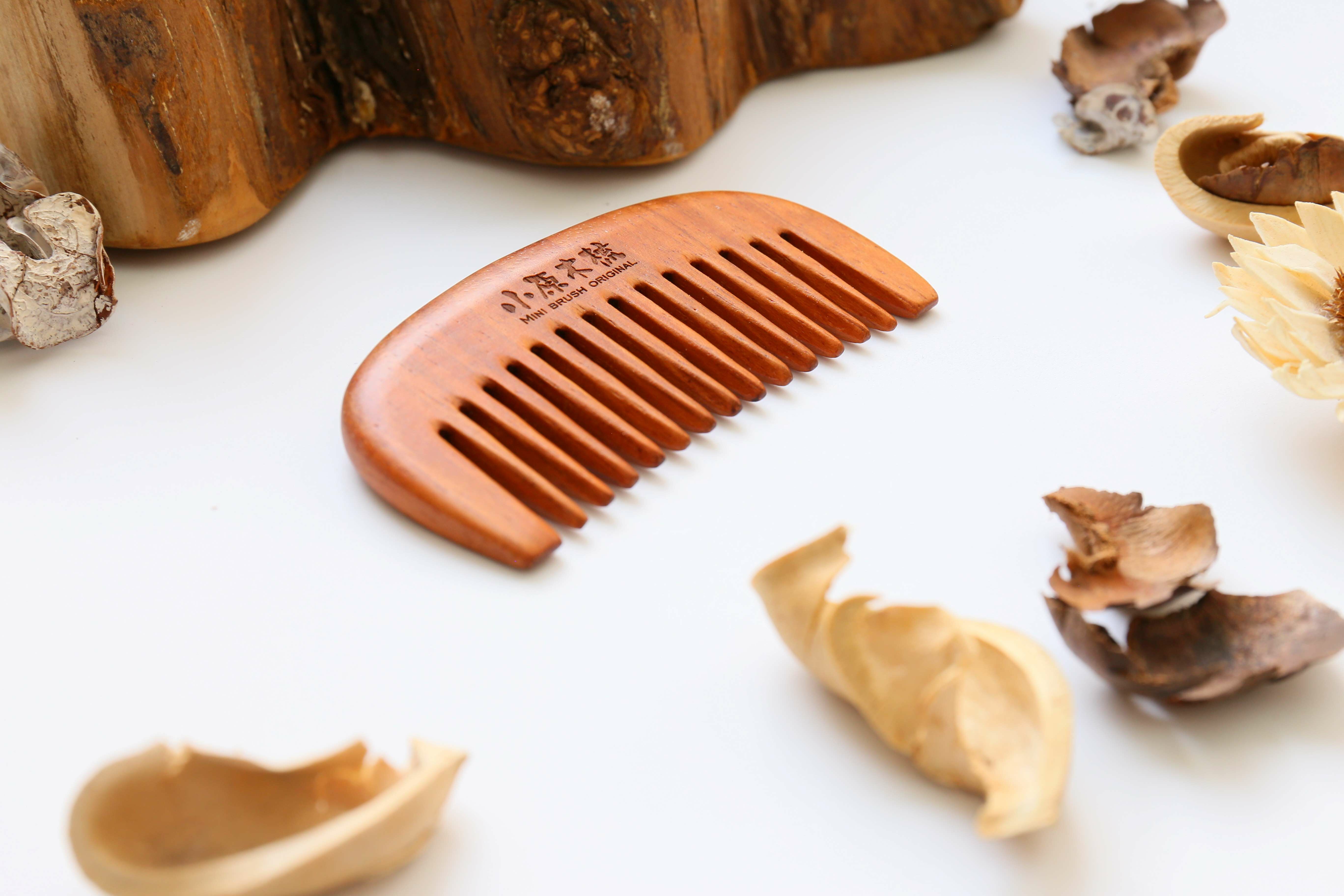 【小原木梳】手工製半月扁梳(台灣檜木/非洲柚木/花梨木) 全新製作質感滿分