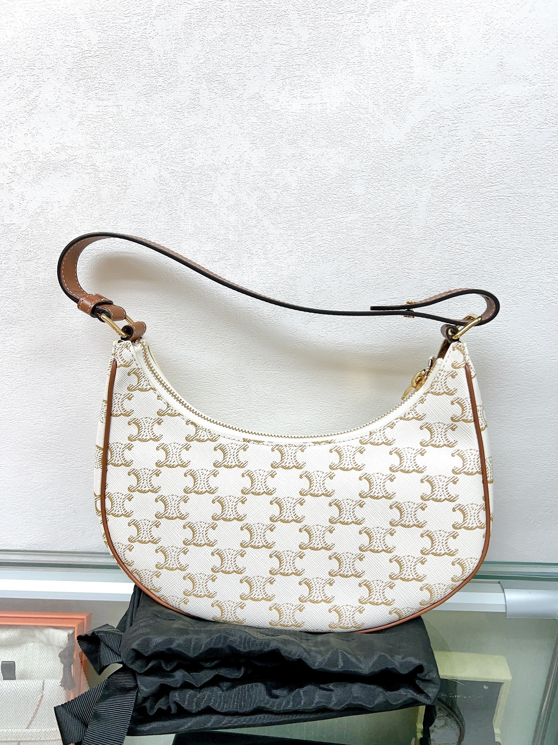Celine ava medium (white monogram)