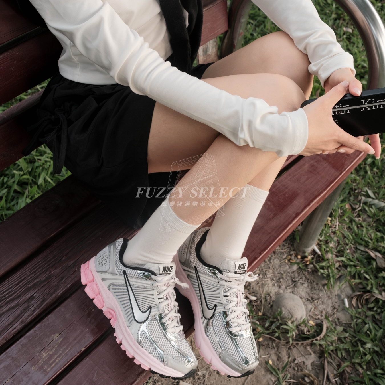 【逢甲 FUZZY】W Nike Zoom Vomero 5 銀粉 復古 老爹鞋 HF1877-001