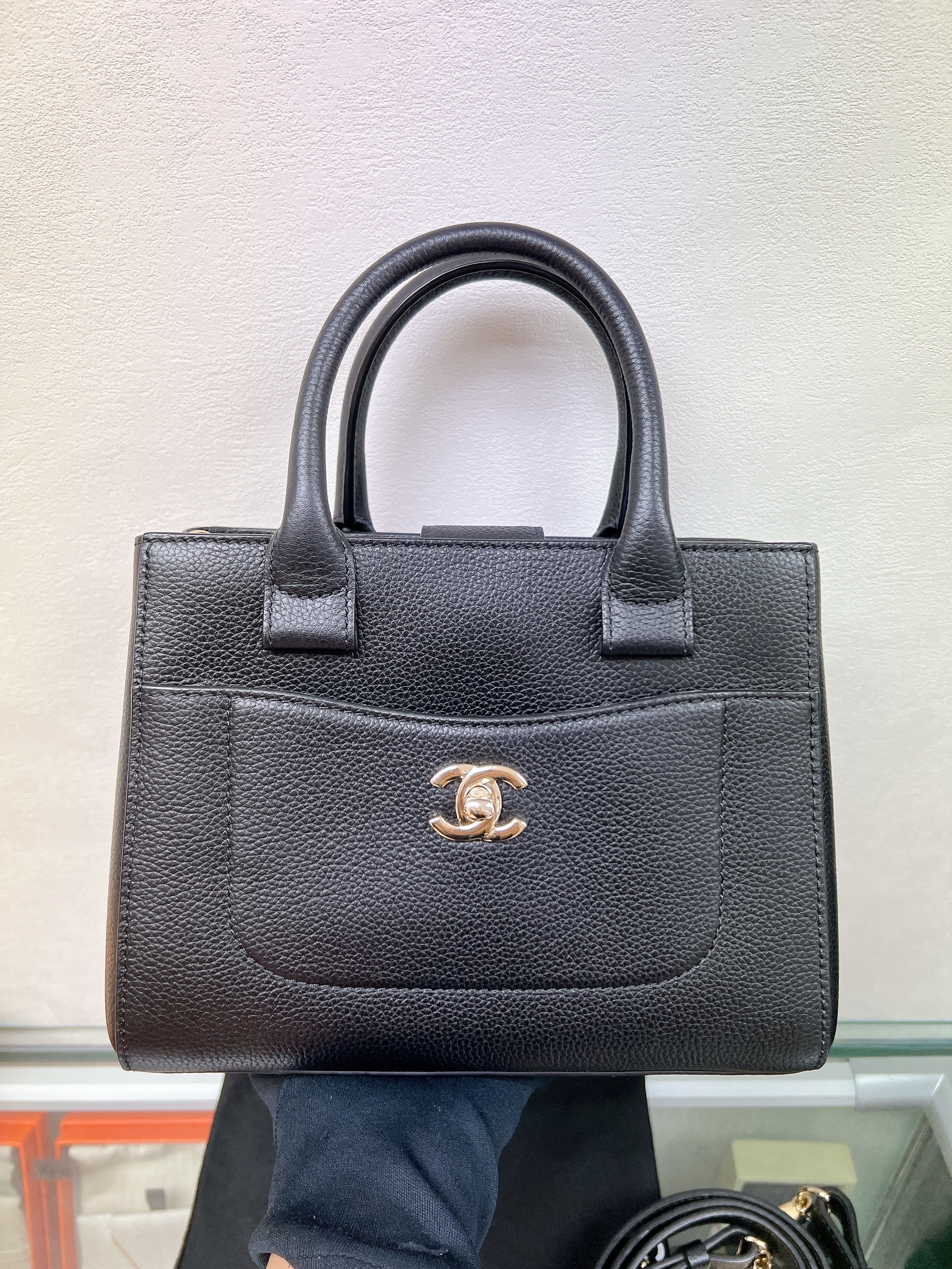 Chanel neo executive mini tote black