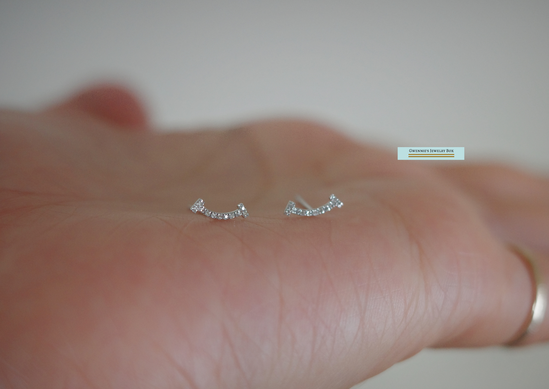 快樂拋物線 - 微笑造型真鑽耳環