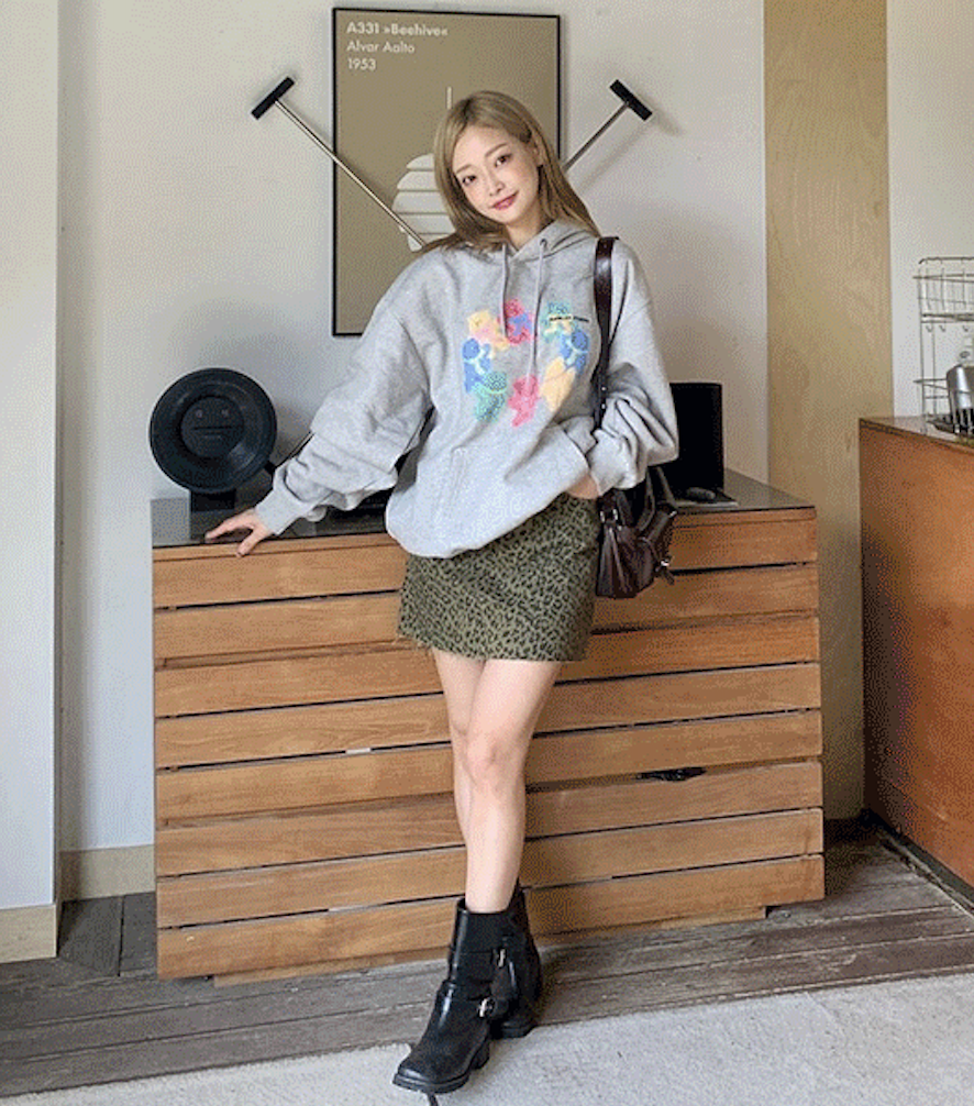 韓國連線🇰🇷 Ambler 跳舞小熊長袖帽T 連帽 長袖 帽T 寬鬆 秋冬 黑色 灰色/預購