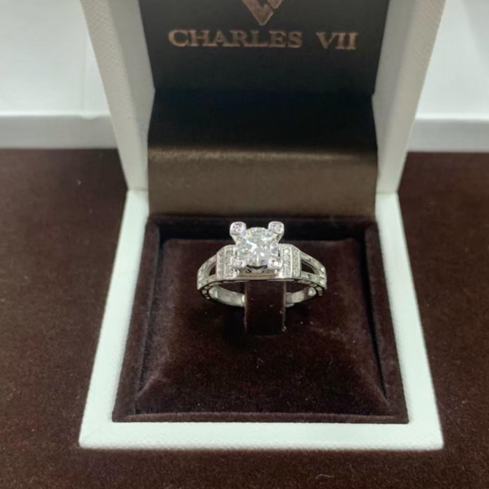 【CHARLES VII 查爾七世系列】CR7-W19  一克拉 莫桑 真鑽 女戒-艾菲爾