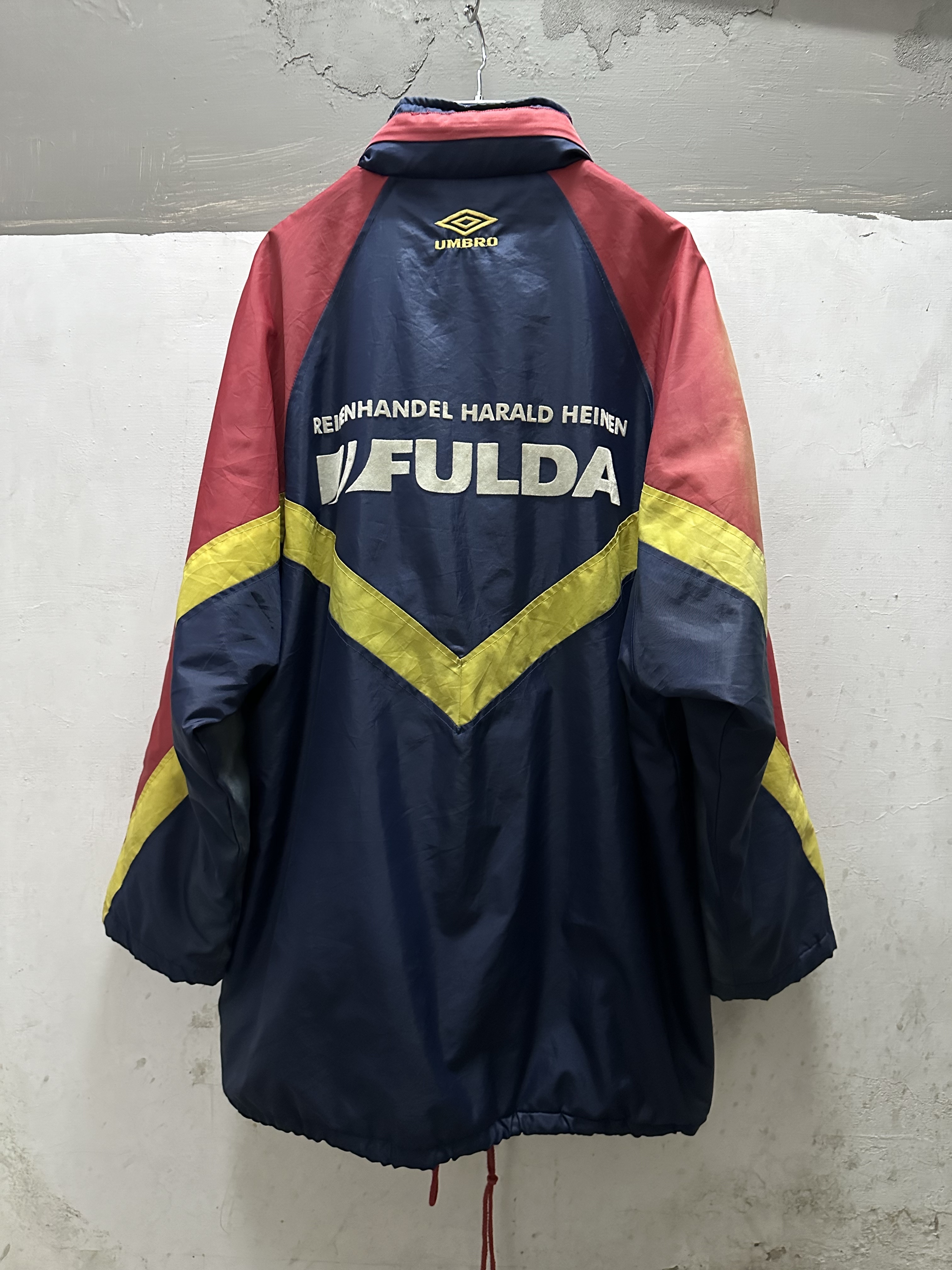 90s UMBRO Nylon Coat *SUNFADE