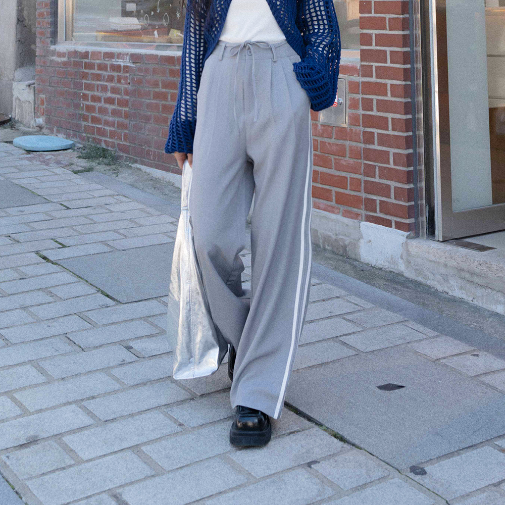 Trousers with contrasting webbing on the side S/M【04101878】in stock+pre-order