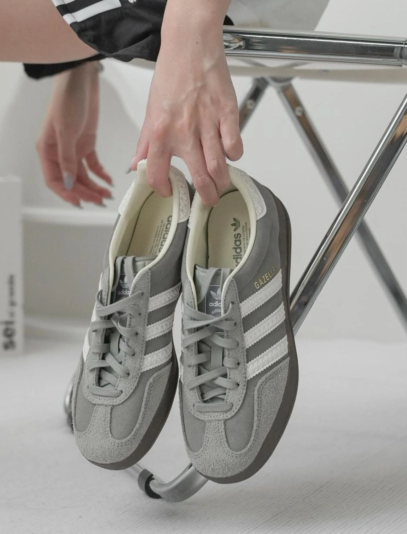 【現貨+預購】adidas originals GAZELLE 舒適百搭 低筒 板鞋 男女同款 灰白 IF1807