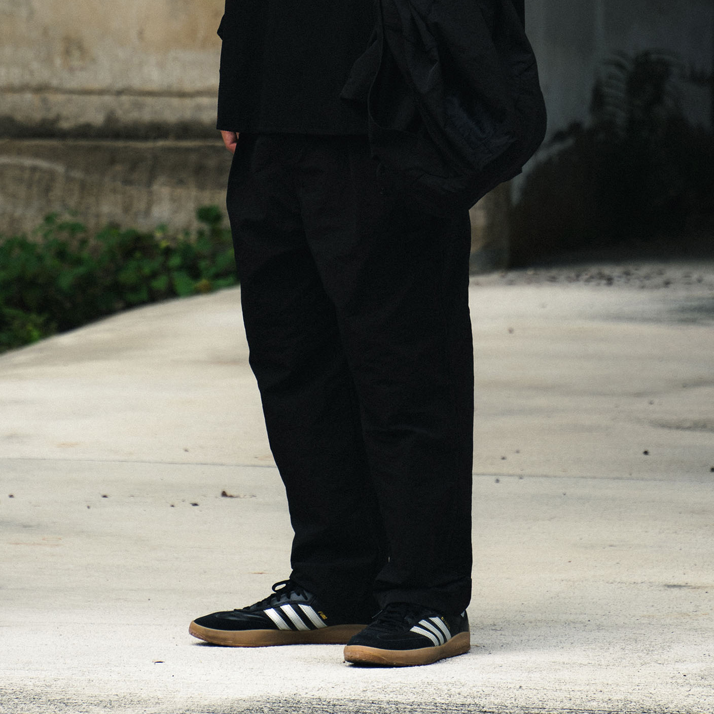 idealism BlackType Pants 黑色 防潑尼龍 寬版直筒長褲【ID24040-BK】