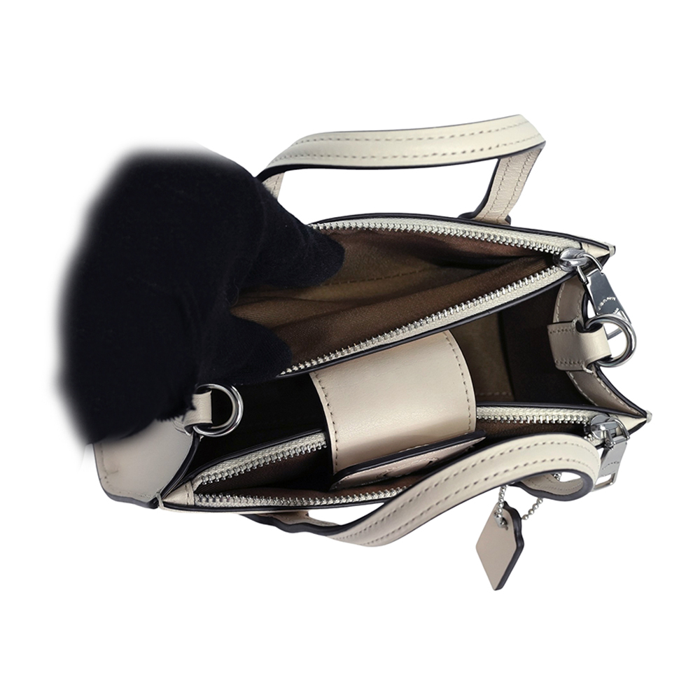 【COACH】Nina 銀釦縫線標誌小牛皮迷你手提/斜背二用包(白色)CT804 SVHA