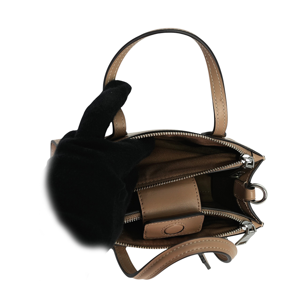 【COACH】Nina 銀釦縫線標誌小牛皮迷你手提/斜背二用包(奶茶色)CT804 SVTP