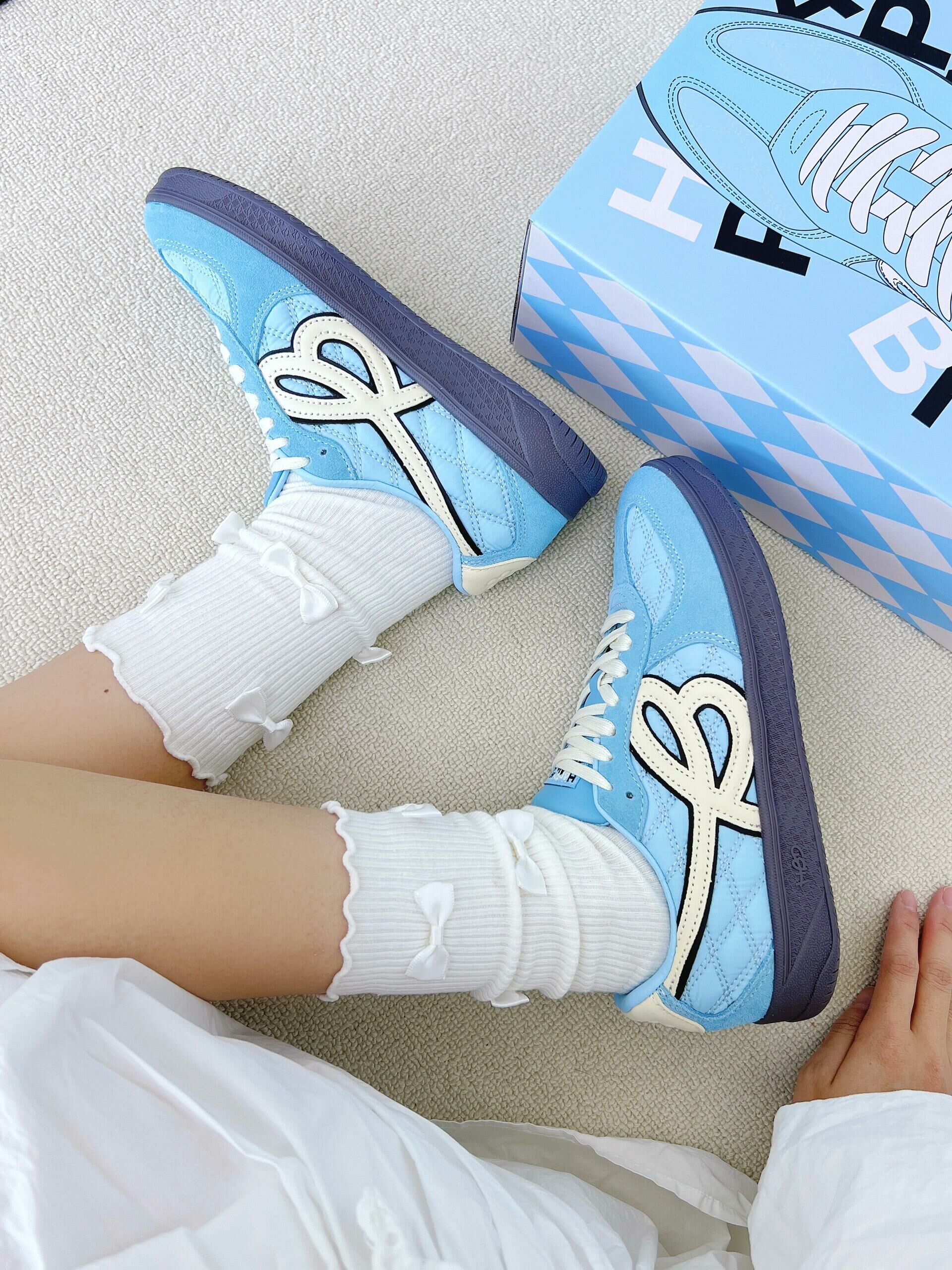 HBD x We Flower 小花鞋 菱格紋 芭蕾風 拼接 焦糖底 復古 德訓鞋 水藍色 隨性藍 winter同款/預購