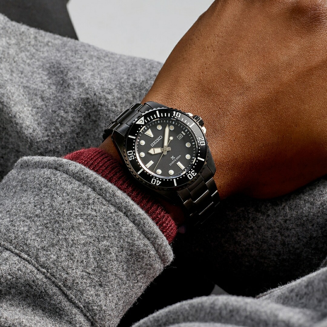 萬年鐘錶 - SEIKO PROSPEX  全黑系列太陽能潛水錶 SNE599P1 / V157-00A0SD 錶徑41MM