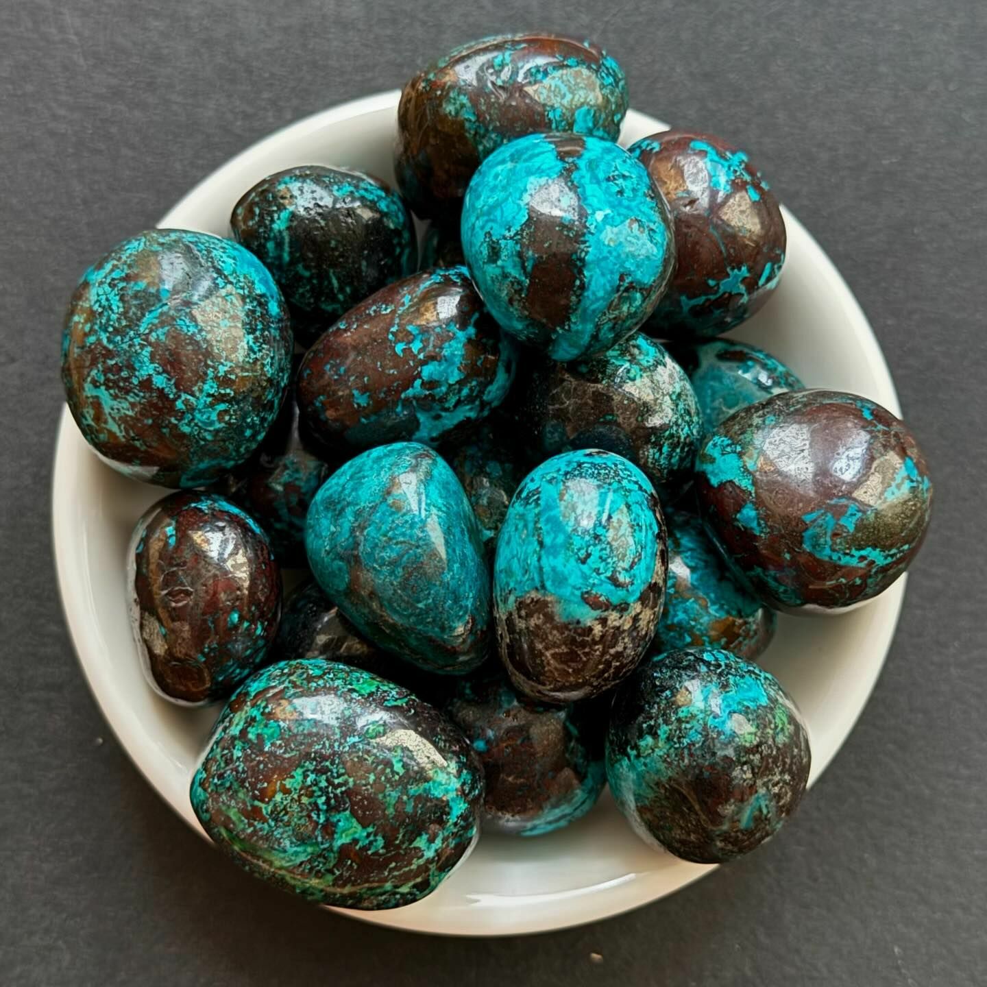 [原石] 美國鳳凰松 矽孔雀石 水晶滾石