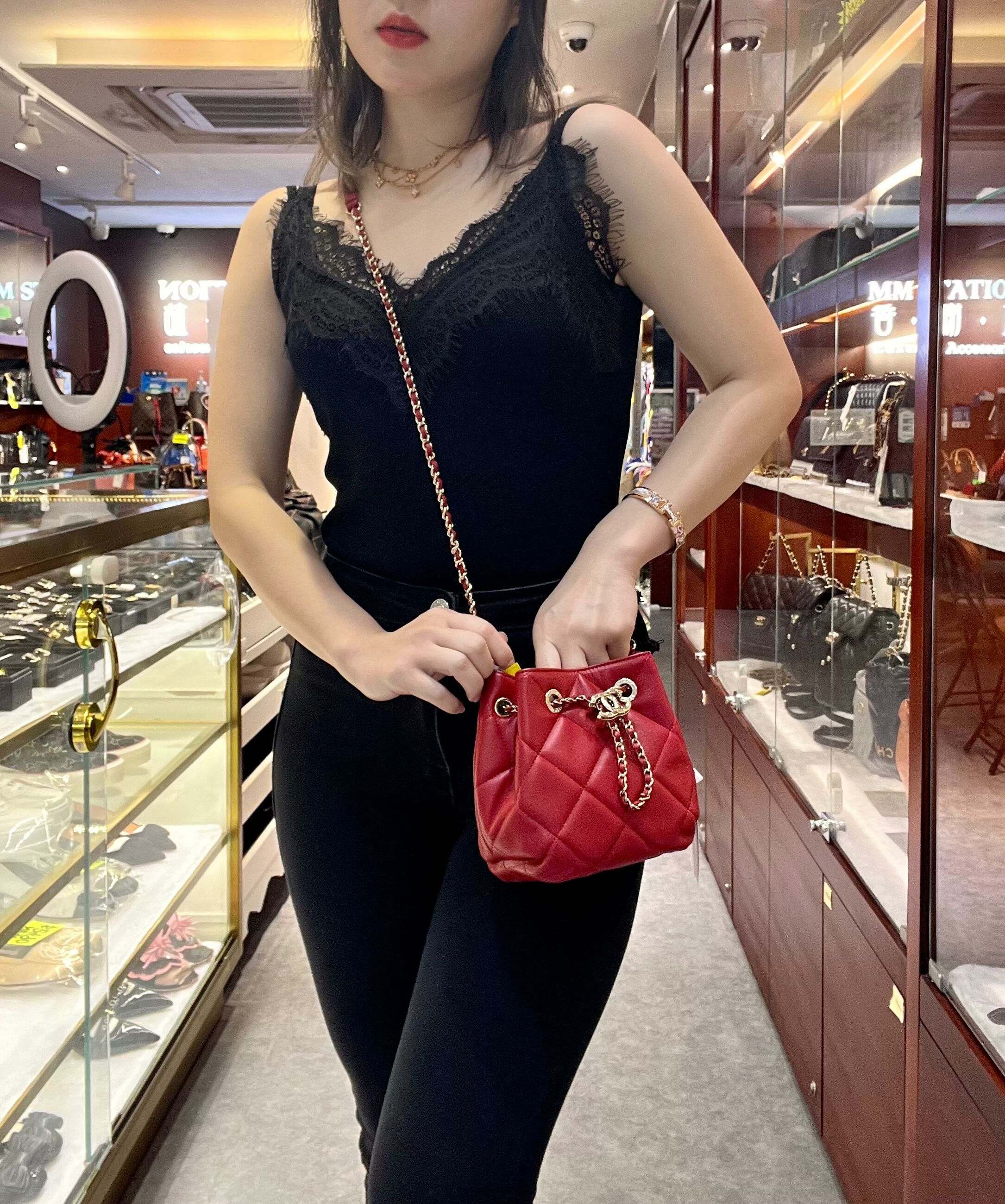 99%NEW二手 CHANEL 斜揹袋,MINI小水桶,紅色,淡金扣,羊皮,菱格紋,BUCKET BAG #香榭站正品