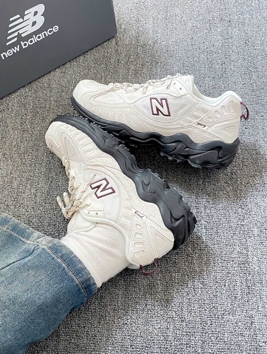 New Balance NB 703 米白色 米白灰黑色 酒紅色 皮革 厚底 黑底 復古 越野鞋 老爹鞋 WL703SBB/預購