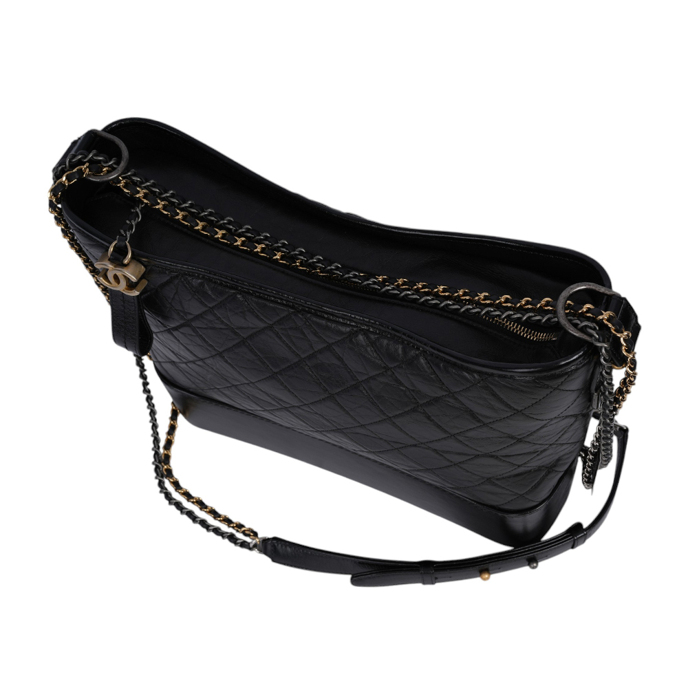 【CHANEL】Gabrielle HoBo菱格紋小牛皮流浪包(大款)(黑色)A93825 Y61477 94305